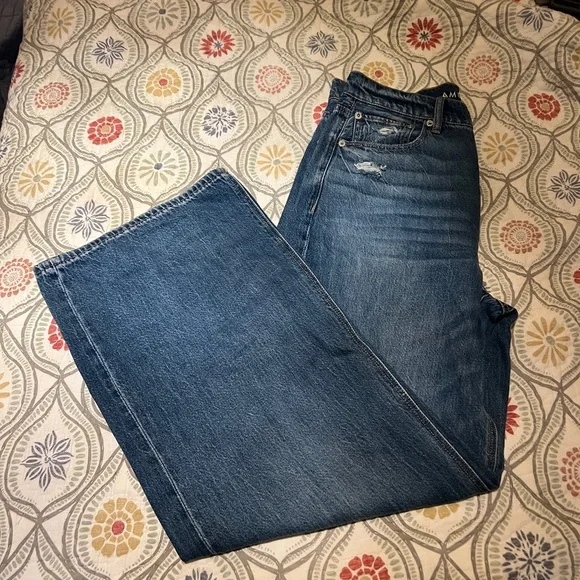 American Eagle Dark Wash Skater Jeans - Picture 1 of 3